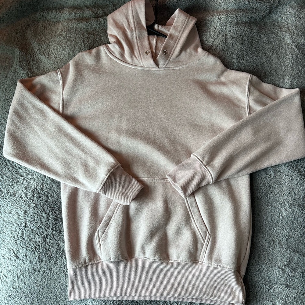 Women’s pullover hoodie
Light pink size small